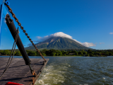 sopka Concepcion z trajektu na jezeře Nikaragua, Nikaragua (Nikaragua, Dreamstime)