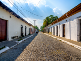 ulice, Suchitoto (Salvador, Dreamstime)