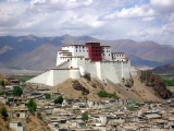 Zrekonstruovaný dzong, Shigatse (Čína, Michal Čepek)
