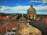 Výhled na Granadu z katedály La Merced (Nikaragua, Dreamstime)