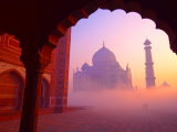 Tadž Mahal (Indie, Shutterstock)