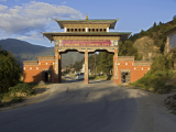 Brána do Thimpu (Bhútán, Dreamstime)
