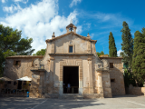 Kaple v Pollence (Mallorca, Dreamstime)