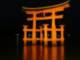 Brána torii u ostrova Mijadžima (Japonsko, Mgr. Hana Dušáková)