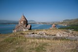 Klášter Sevanavank, jezero Sevan (Arménie, Dreamstime)