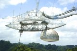 Radioteleskop, observatoř Arecibo (Portoriko, Dreamstime)