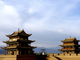 Jiayuguan city (Čína,  Dreamstime)