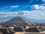 Pyramida Slunce, Teotihuacan (Mexiko, Shutterstock)