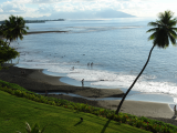 černá písečná pláž, Tahiti (Francouzská Polynésie, Dreamstime)