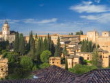 pevnost Alhambra (Španělsko, Dreamstime)