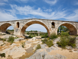 Juliánský most, Provence (Francie,  Dreamstime)