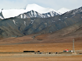 160 km od Golmud, pohoří Kunlun (Čína, Shutterstock)