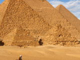 Pyramidy v Gíze (Egypt, Shutterstock)