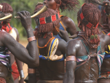 Kmen z údolí řeky Omo (Etiopie, Shutterstock)