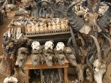 artefakty pro voodoo obřady, Lome (Togo,  Shutterstock)
