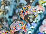 Tradiční lampy (Turecko, Shutterstock)