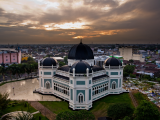Velká mešita, Medan, Sumatra (Indonésie, Shutterstock)