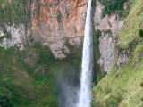 Sipiso piso vodopád, jezero Toba, Sumatra (Indonésie, Shutterstock)