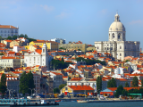 čtvrť Alfama, Lisabon (Portugalsko,  Shutterstock)