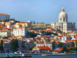 čtvrť Alfama, Lisabon (Portugalsko, Shutterstock)