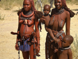 Ženy kmene Himbů (Namibie, Alena Smolejová)