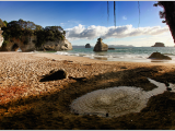 Schován pod vodopádem, The Coromandel, Cathedral Cove (Nový Zéland, Pavel Klos)