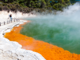 Waiotapu (Nový Zéland, Shutterstock)