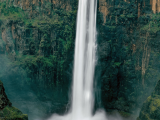 Vodopád v Dračích horách (Jihoafrická republika, Shutterstock)