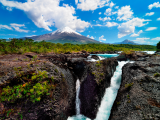 Vodopády Petrohué a sopka Osorno (Chile, Shutterstock)