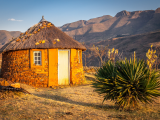 Typické obydlí v Dračích horách (Lesotho,  Shutterstock)