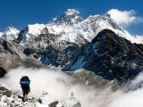 pohled na Everest z Gokyo Ri (Nepál, Shutterstock)