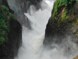 vodopády (Uganda,  Shutterstock)