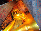 socha ležícího Buddhy, Wat Pho (Thajsko, Shutterstock)