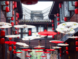 Ulice JinLi, Chengdu (Čína, Dreamstime)