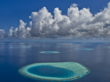 Maledivské atoly (Maledivy, Dreamstime)