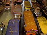 Noční zácpa jeepneys, Manila (Filipíny, Dreamstime)