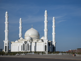 nová mešita, Astana (Kazachstán,  Dreamstime)