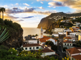 Camara de Lobos, Madeira (Portugalsko, Dreamstime)