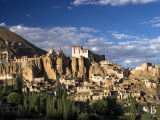 Buddhistický klášter a vesnice Lamayuru, Ladakh, severní Indie (Indie,  Dreamstime)