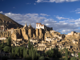 Buddhistický klášter a vesnice Lamayuru, Ladakh, severní Indie (Indie, Dreamstime)