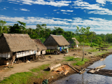 indiánská obydlí, Amazonie (Brazílie, Dreamstime)