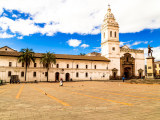 náměstí Santo Domingo, Quito (Ekvádor, Dreamstime)