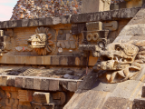 chrám Quetzalcoatla, Teotihuacan (Mexiko, Dreamstime)