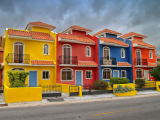 Barevné domy (Dominikánská republika, Dreamstime)