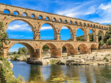 Pont du Gard (Francie,  Dreamstime)