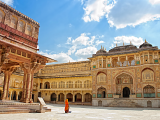 Dekorovaná brána, pevnost Amber, Jaipur (Indie, Dreamstime)