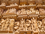 Erotické fresky, klášter Khajuraho (Indie, Dreamstime)