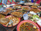 pouliční jídelna, Bangkok (Thajsko, Dreamstime)