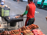 Pouliční jídlo (Filipíny, Michal Čepek)
