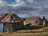 Tradiční domy, osada Gearrannan (Skotsko, Dreamstime)
